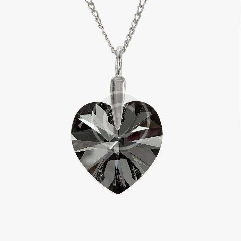 Heart-Shaped Pendant White Gold